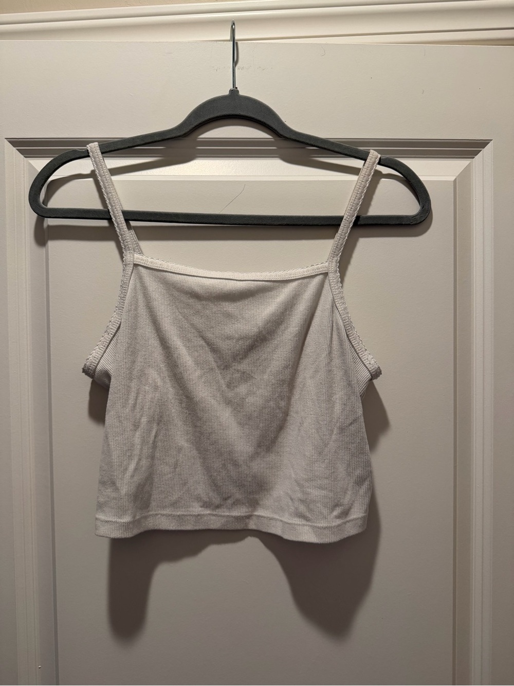 Colsie White Ribbed Cropped Camisole Tank